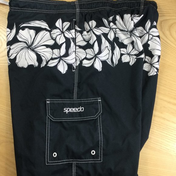 Speedo Black/White Hibiscus Board Shorts, XL - Picture 5 of 5